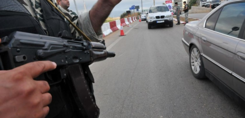 لبنان يعتقل اثنين من رجال الشرطة بشأن الإساءة لسجناء متشددين