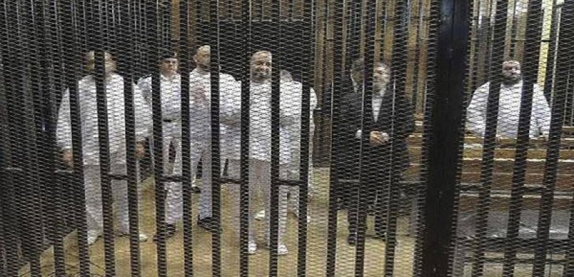 تأجيل محاكمة مرسي و 14 اخرين في “أحداث الاتحادية” للغد