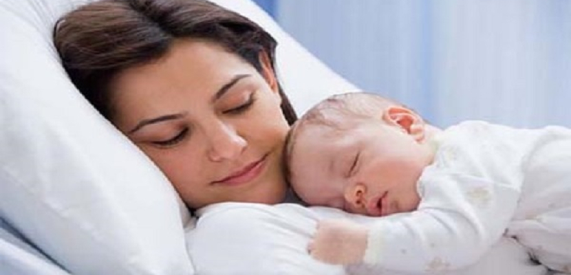 الرضاعة الطبيعية بعد دقيقة من الوضع تحمى طفلك من خطورة الوفاة