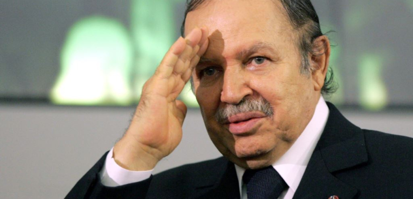 الشرطة الجزائرية تفرق بالقوة مظاهرة معارضة لترشح بوتفليقة للرئاسة