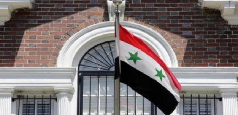 أمريكا توقف أنشطة السفارة والقنصليات السورية وتطلب من الدبلوماسيين المغادرة