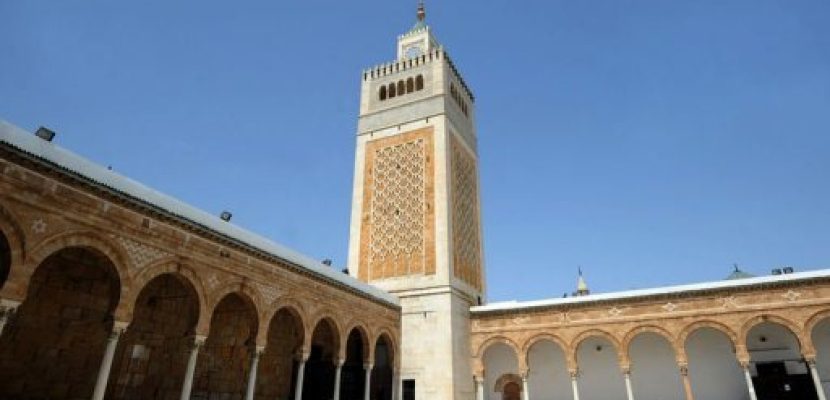 جامع الزيتونة الشهير في تونس يرفض برنامجا حكوميا لتحييد المساجد