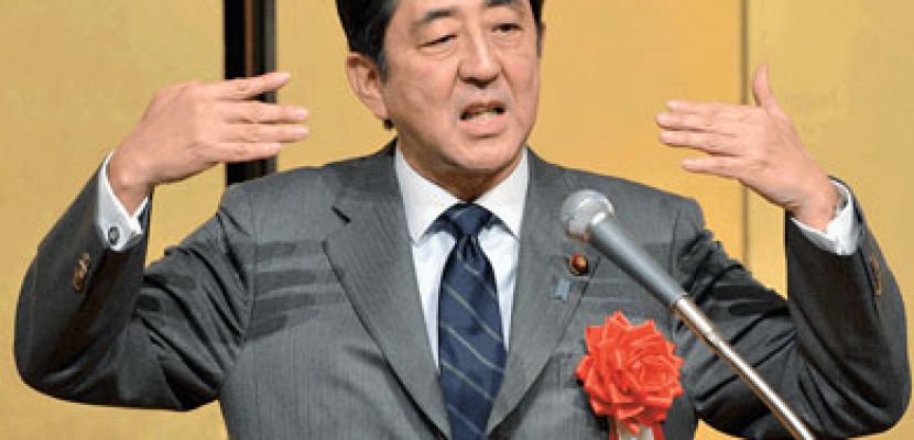 رئيس الوزراء الياباني يعتزم إصدار قانون يجيز «الدفاع الذاتي الجماعي»