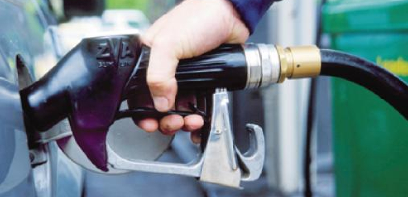 الإمارات تنوي رفع سعر البنزين 24% وخفض الديزل 29% في أغسطس