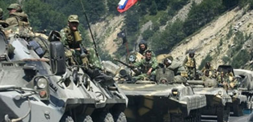 روسيا: أوكرانيا حشدت الافا من جنودها على الحدود بين البلدين