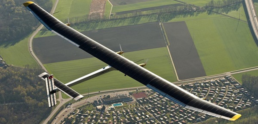 سويسرا تطلق أول طائرة تجوب العالم دون قطرة وقود