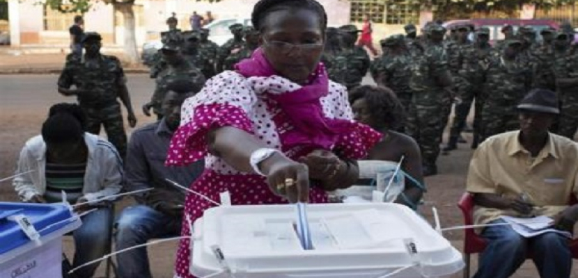 غينيا بيساو تصوت في اقتراع يستهدف طي صفحة الانقلاب