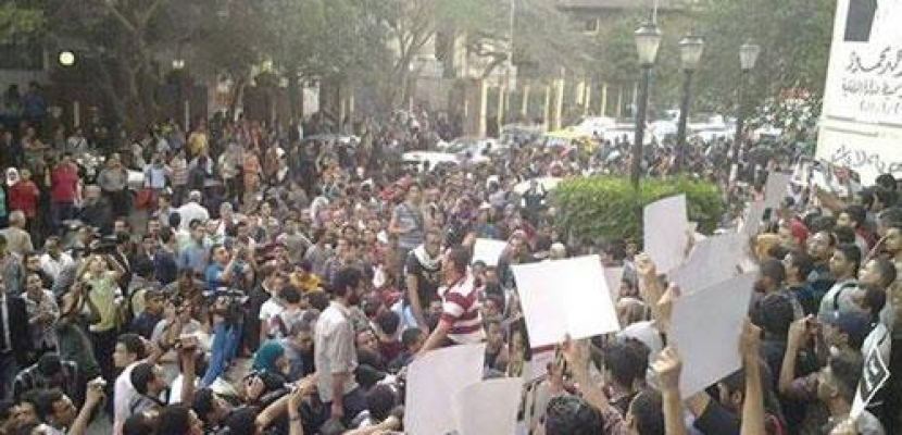 6 أبريل تلغي مسيرات وسط القاهرة وتكتفي بوقفة أمام “الصحفيين والمحامين”