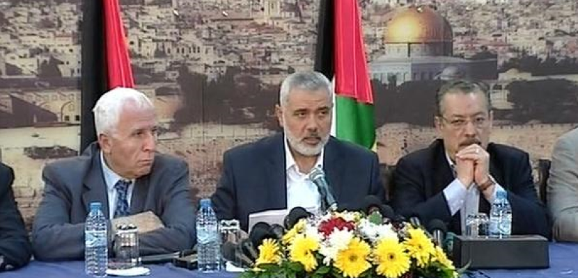 هنية يعلن طي صفحة الانقسام الفلسطيني بعد الاتفاق على تطبيق اتفاق المصالحة فورا