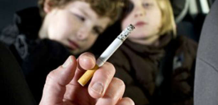 الآباء المدخنون أكثر عُرضة لإنجاب أطفال مصابين بالسمنة