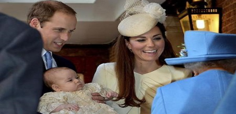 الأمير البريطاني الرضيع جورج يقوم بأول جولة رسمية