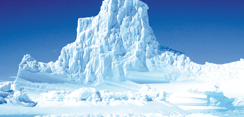 علماء يراقبون جبلا جليديا عملاقا انفصل عن القطب الجنوبي