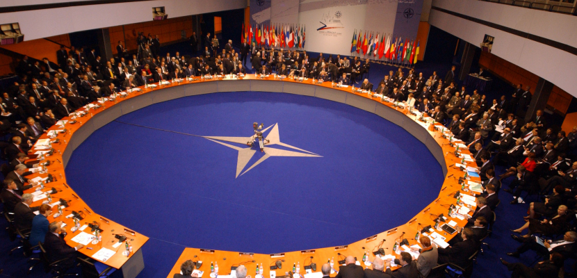 الناتو يقرر تشكيل قوة رد سريع والابقاء على “حضور دائم” في شرق أوروبا