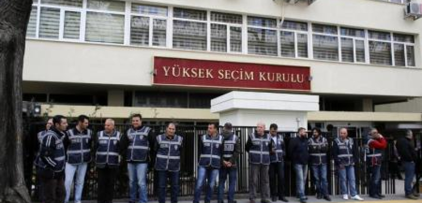 المعارضة التركية تطالب باعادة فرز نتائج التصويت في انقرة