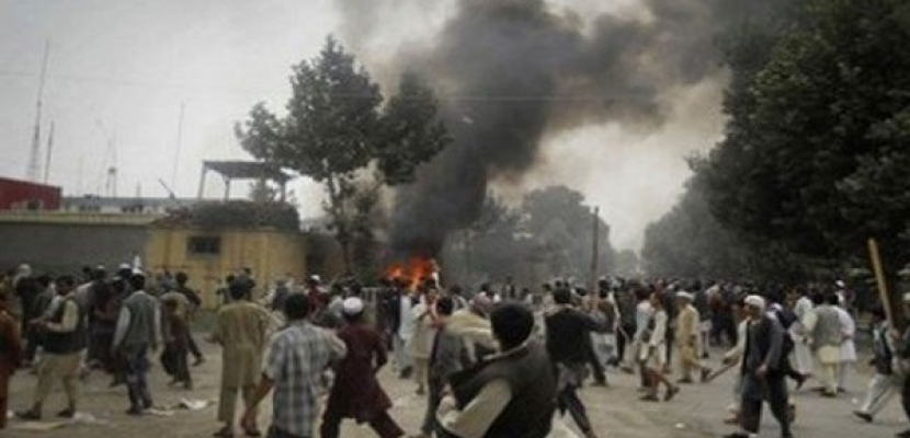 مئات المصابين في اشتباكات خلال احتجاجات سياسية في باكستان