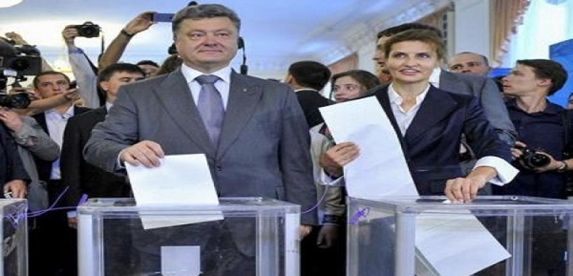بوروشينكو يعلن فوزه بالرئاسة في أوكرانيا ويتعهد بالتوجه نحو أوروبا