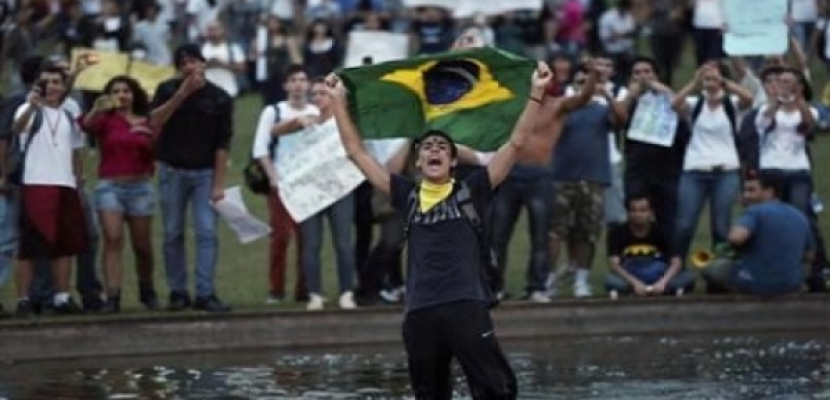 احتجاجات في البرازيل بعد ارتفاع تكلفة تنظيم كأس العالم