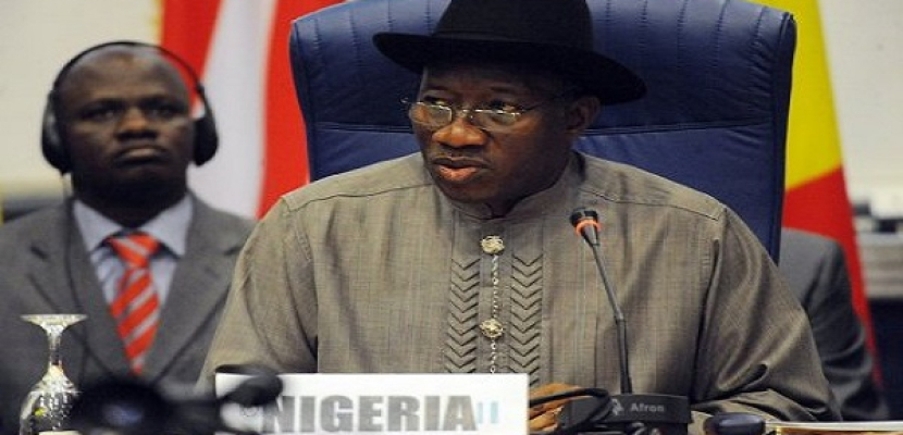 الرئيس النيجيري يحذر من أعمال العنف قبيل الانتخابات الرئاسية