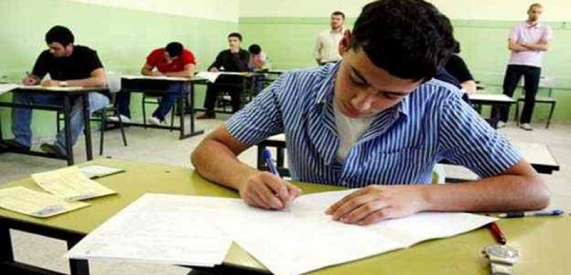 طلاب الثانوية العامة يواصون أداء الامتحانات لليوم السادس
