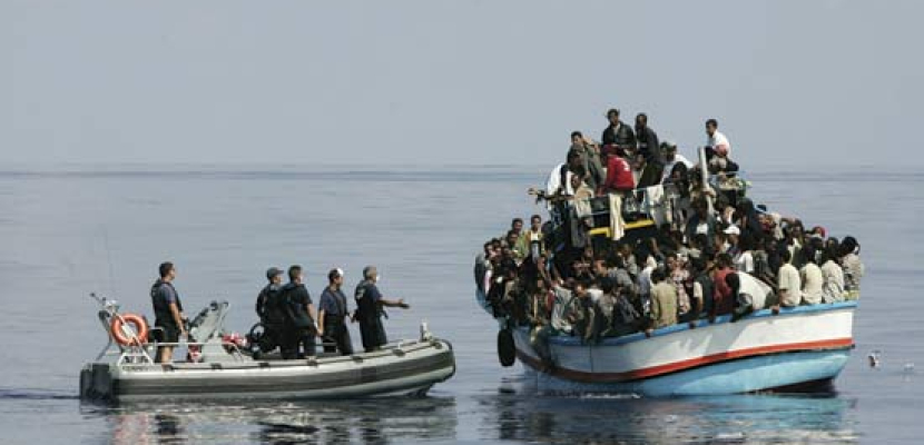 سفينة دورية فرنسية تنقذ 217 مهاجرا قرب السواحل الليبية