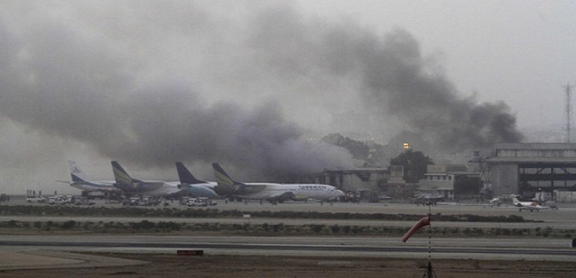 طالبان تتبنى الهجوم على مطار كراتشي