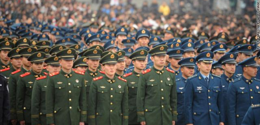 الصين تخفض عدد جيشها بواقع 300 ألف جندي