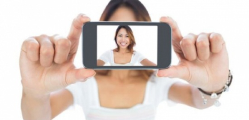 شركة سويدية تطرح تطبيقا لالتقاط الصور الذاتية دون لمس الشاشة