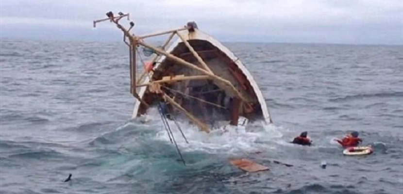 غرق سفينة ركاب على متنها 60 شخصا قبالة سواحل سقطرى اليمنية