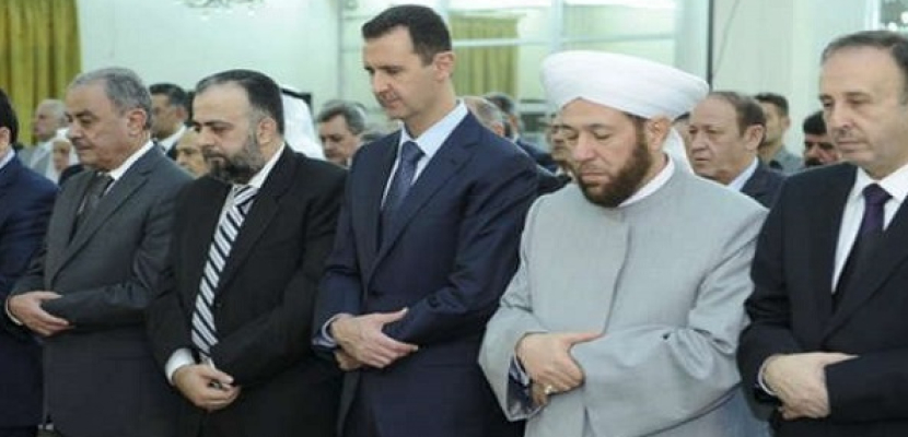 بشار الأسد يؤدي صلاة عيد الفطر في دمشق