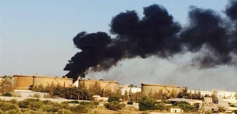 ليبيا تطلب مساعدة دولية لإخماد حريق هائل بمستودعات للنفط والغاز في طرابلس