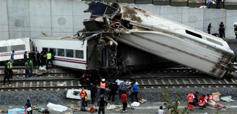 تصادم قطارين يحملان مواد كيميائية سامة في الولايات المتحدة ومقتل شخصين