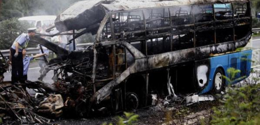 مقتل 11 شخصا إثر سقوط حافلة مدرسية فى بركة بوسط الصين