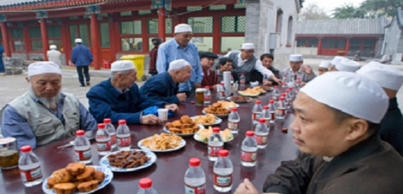 الصين تفرض قيود صارمة على صائمى رمضان في اقليم شينج يانج