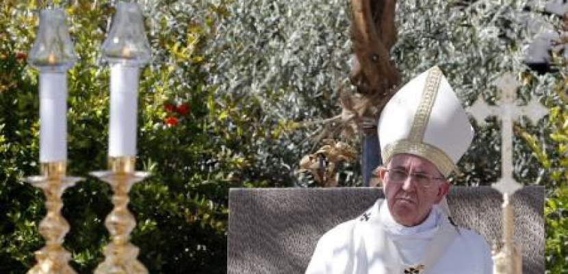بابا الفاتيكان يتصل بالرئيسين الفلسطيني والإسرائيلي ويحثهما على السلام