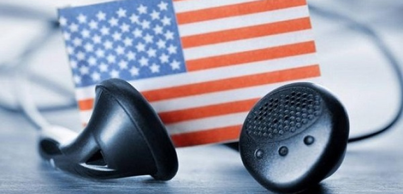 أمريكا وإنجلترا تخترقا شرائح الاتصالات للتجسس على المكالمات الهاتفية