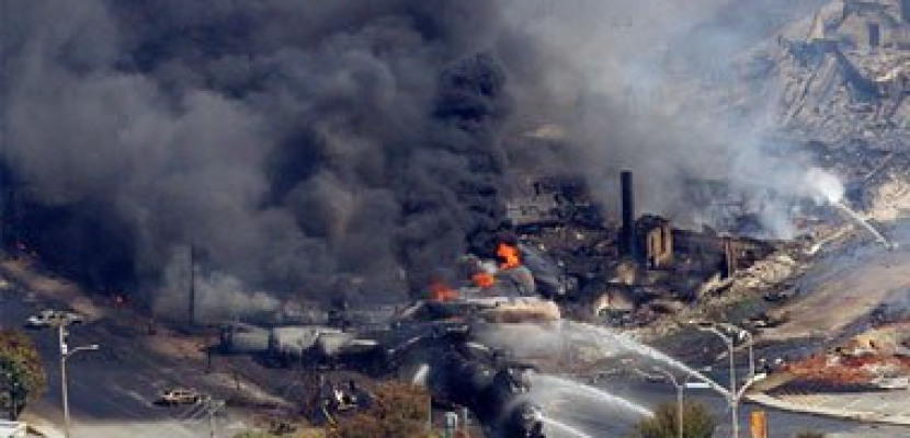 انفجار يتسبب فى انهيار جسر السكك الحديدية بمدينة دونيتسك الأوكرانية