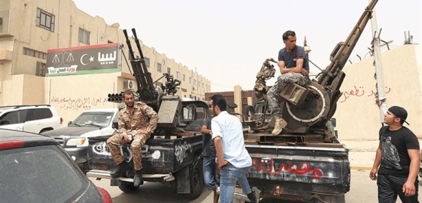 صحيفة قطرية تحذر من تسارع الأحداث في ليبيا باتجاه الخطر