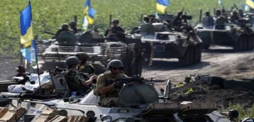 المتمردون يعلنون سحب مدفعيتهم عن الجبهة في شرق أوكرانيا