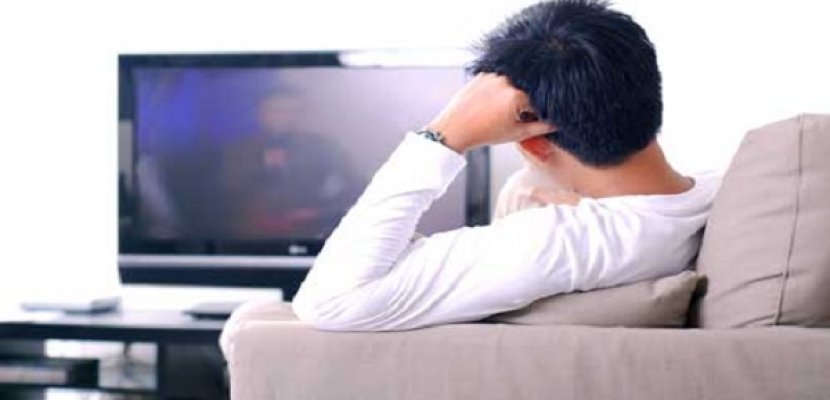 دراسة : مشاهدة التليفزيون بعد يوم عمل طويل تؤدي للتوتر