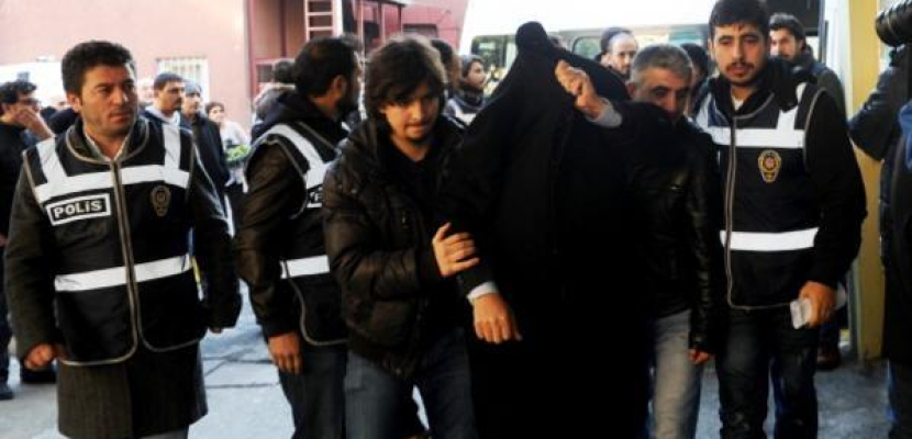 تركيا تعلن اعتقال عشرات الأشخاص متهمين بصلتهم بـ”داعش”
