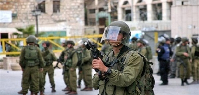 قوات الاحتلال تقتحم محكمة الخليل الشرعية