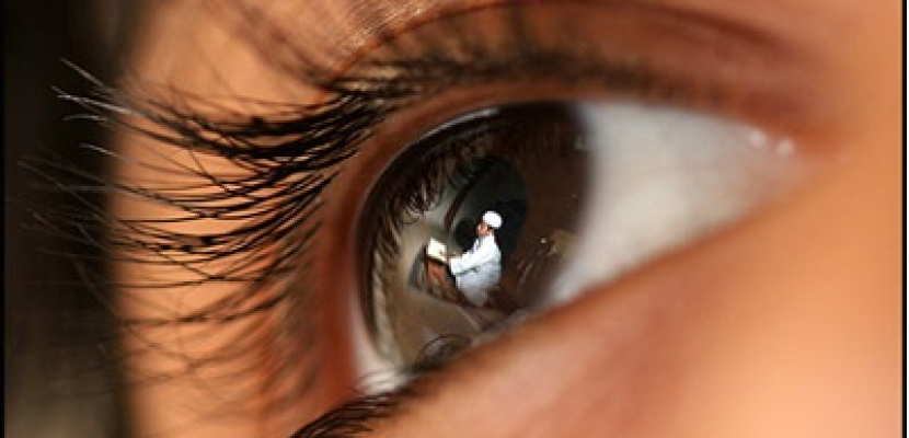 دراسة: العلاج بالضوء الأحمر يساعد على تحسين البصر