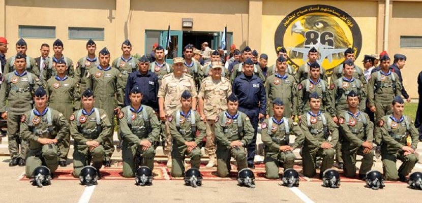 وزير الدفاع يتفقد عناصر القوات الجوية للوقوف على جاهزيتها لحماية حدود البلاد