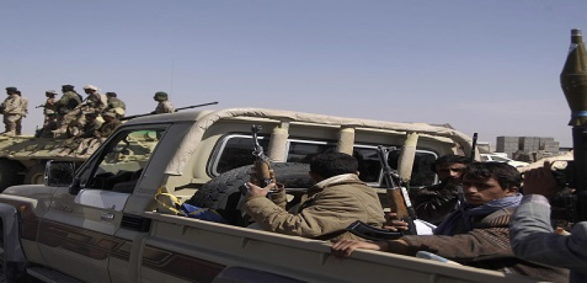 صحيفة “الحياة” : صالح إلى خارج اليمن وإعادة الحوثيين أسلحة الجيش
