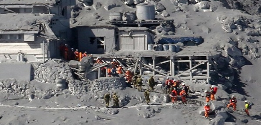 استئناف عمليات الإنقاذ بالقرب من فوهة بركان اليابان