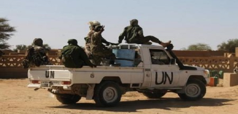 إصابة 3 جنود في انفجار لغم بموكب قائد قوة حفظ السلام في مالي