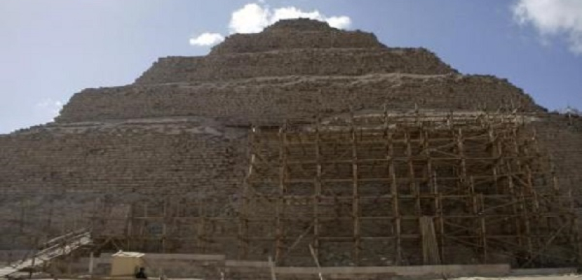 وزارة الآثار تجري ترميمات بهرم زوسر دون وقوع انهيارات