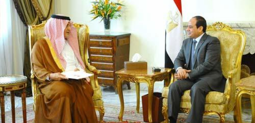 في لقاء مع وزير خارجية السعودية.. السيسي يحذر من التدخل الخارجي في ليبيا