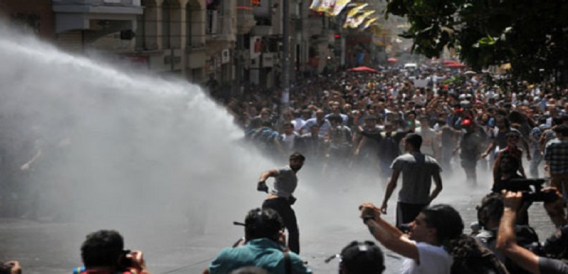 اشتباكات بين الطلبة فى جامعة “أتاتورك” بمدينة آرضرورم بتركيا