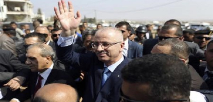 رئيس الوزراء الفلسطيني في غزة لرئاسة أول اجتماع للحكومة